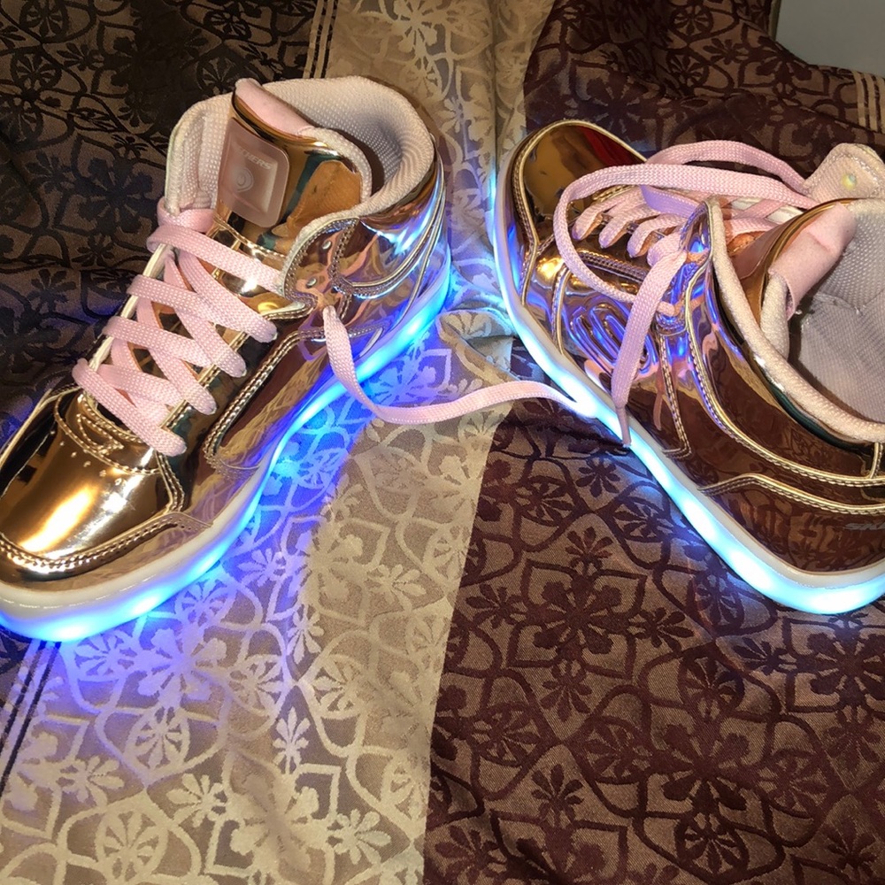 Sketchers Energy Lights with usb cord